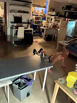 Snapshot of BongChannel chatting on November 11, 11:09 pm BongChannel online show from November 11, 11:09 pm