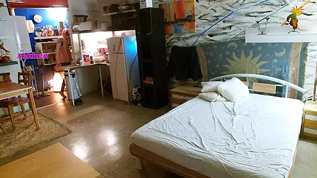 Snapshot of BongChannel chatting on February 8, 2:36 am BongChannel online show from February 8, 2:36 am