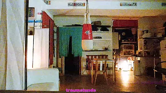 Snapshot of BongChannel chatting on January 23, 7:40 pm BongChannel online show from January 23, 7:40 pm