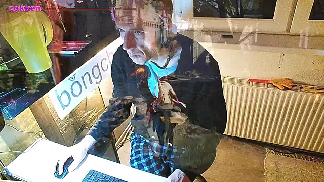 Snapshot of BongChannel chatting on January 28, 11:07 pm BongChannel online show from January 28, 11:07 pm