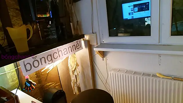 Snapshot of BongChannel chatting on February 2, 9:02 pm BongChannel online show from February 2, 9:02 pm