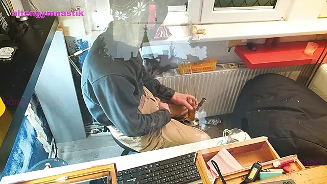 Snapshot of BongChannel chatting on March 18, 3:12 am BongChannel online show from March 18, 3:12 am