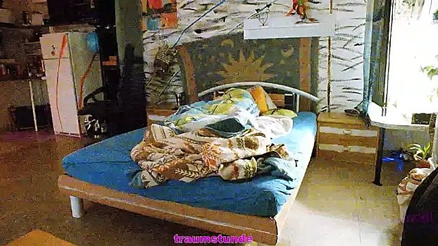 Snapshot of BongChannel chatting on January 23, 1:35 pm BongChannel online show from January 23, 1:35 pm