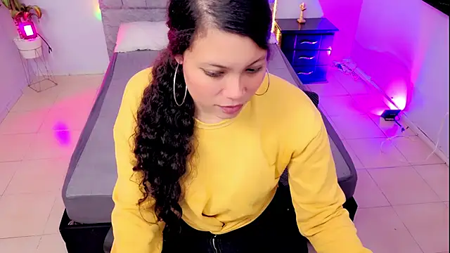 Snapshot of Lana_stone_ chatting on December 1, 3:40 am Lana stone online show from December 1, 3:40 am