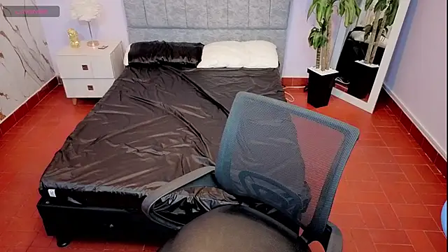 Lana stone  online show from March 21, 3:30 am