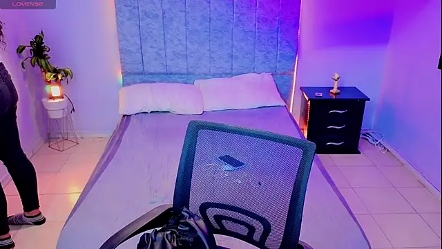 Snapshot of Lana_stone_ chatting on November 25, 3:29 am Lana stone online show from November 25, 3:29 am