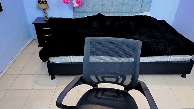 Snapshot of Lana_stone_ chatting on October 21, 3:17 am Lana stone online show from October 21, 3:17 am