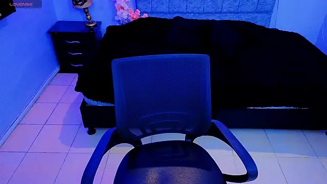 Snapshot of Lana_stone_ chatting on October 27, 3:29 am Lana stone online show from October 27, 3:29 am