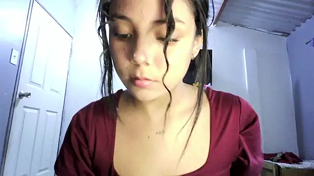 linzeysmith4 online show from June 4, 8:46 pm