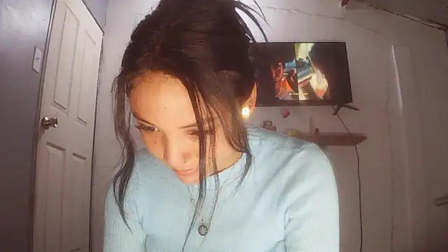 Snapshot of linzeysmith4 chatting on February 25, 4:34 am linzeysmith4 online show from February 25, 4:34 am