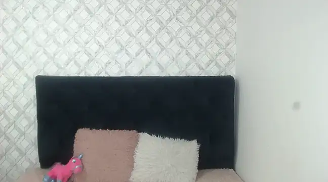 Emma-Wilson online show from February 19, 6:43 pm