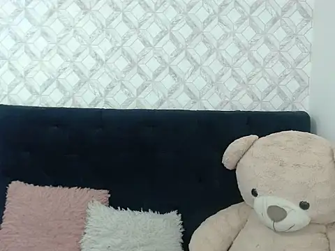 Emma-Wilson online show from November 25, 5:08 am