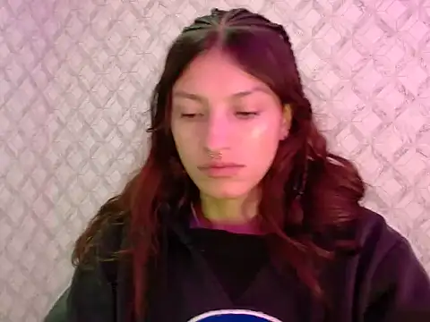 Snapshot of Emma-Wilson chatting on May 15, 5:27 am Emma-Wilson online show from May 15, 5:27 am