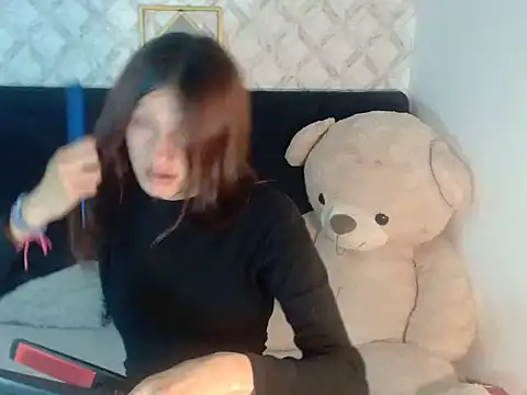 Emma-Wilson online show from December 19, 4:38 am