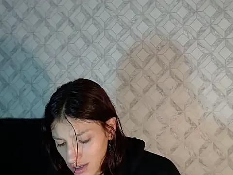 Emma-Wilson online show from February 28, 5:23 pm
