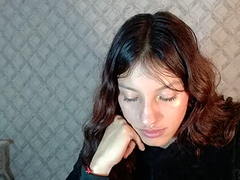 Emma-Wilson online show from April 4, 3:35 am