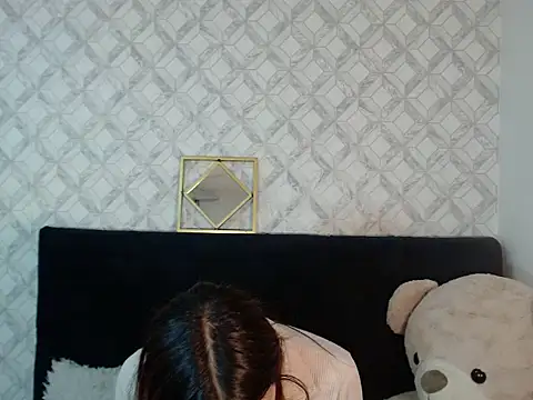 Emma-Wilson online show from December 5, 6:12 am