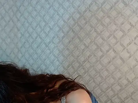 Snapshot of Emma-Wilson chatting on May 14, 5:37 am Emma-Wilson online show from May 14, 5:37 am