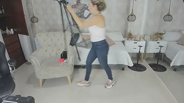 Shantall   online show from March 4, 10:56 am