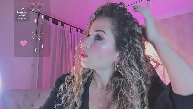 Snapshot of Shantall__ chatting on May 8, 11:14 am Shantall online show from May 8, 11:14 am