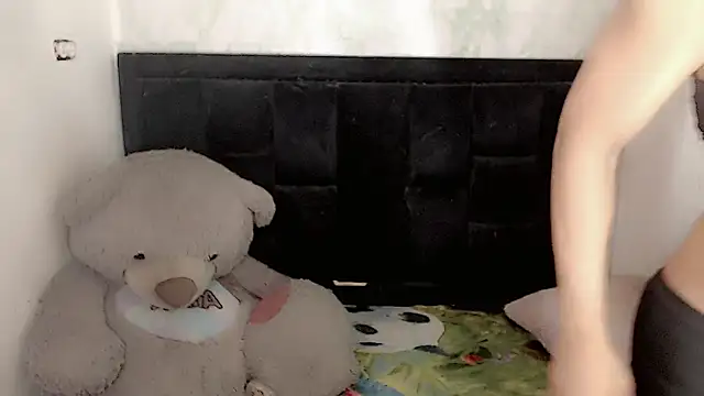 Michell Queen online show from October 18, 6:04 am