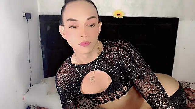 Michell Queen online show from April 19, 6:10 pm