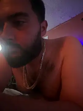 bigdickgio6923 online show from April 24, 12:56 am