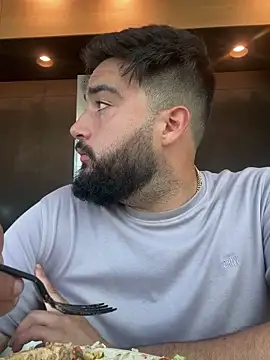 bigdickgio6923 online show from February 15, 9:03 pm