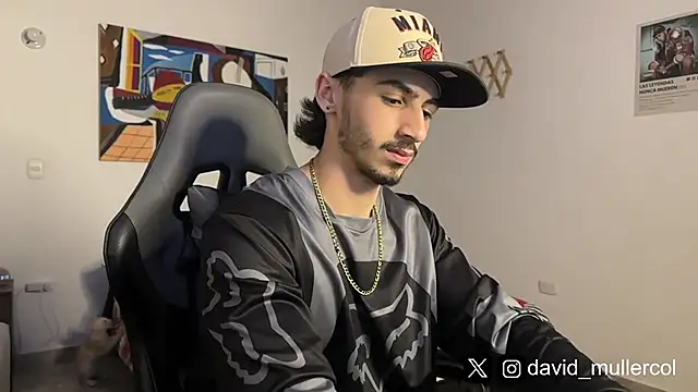 Snapshot of David_Brown18 chatting on March 4, 1:12 am David Brown18 online show from March 4, 1:12 am