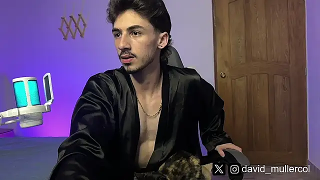 Snapshot of David_Brown18 chatting on February 15, 11:14 pm David Brown18 online show from February 15, 11:14 pm