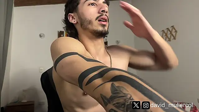 Snapshot of David_Brown18 chatting on March 5, 3:29 am David Brown18 online show from March 5, 3:29 am