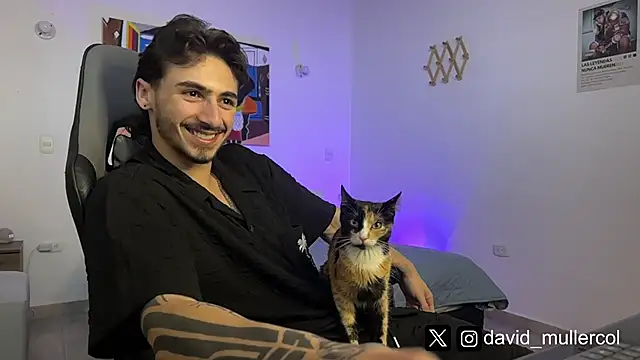 Snapshot of David_Brown18 chatting on March 2, 10:02 pm David Brown18 online show from March 2, 10:02 pm