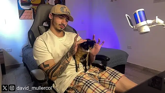 Snapshot of David_Brown18 chatting on March 16, 9:16 pm David Brown18 online show from March 16, 9:16 pm