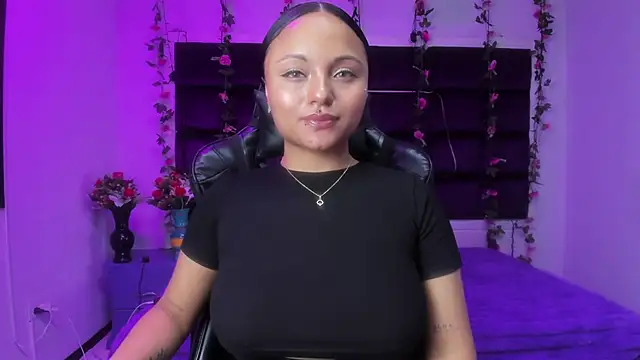 sweelanna   online show from April 11, 1:46 am