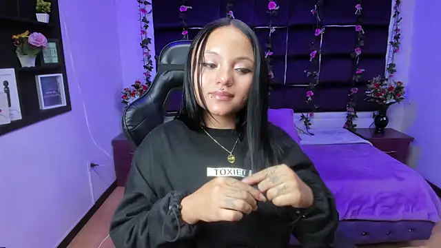 sweelanna   online show from March 20, 8:09 am