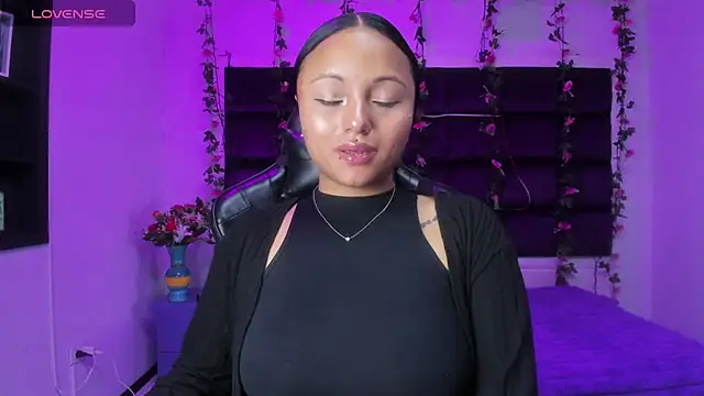 sweelanna   online show from March 31, 12:45 am