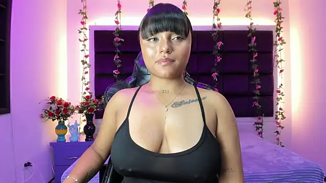 Snapshot of sweelanna__ chatting on July 16, 12:51 am sweelanna online show from July 16, 12:51 am