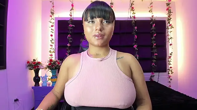 Snapshot of sweelanna__ chatting on July 14, 12:32 am sweelanna online show from July 14, 12:32 am
