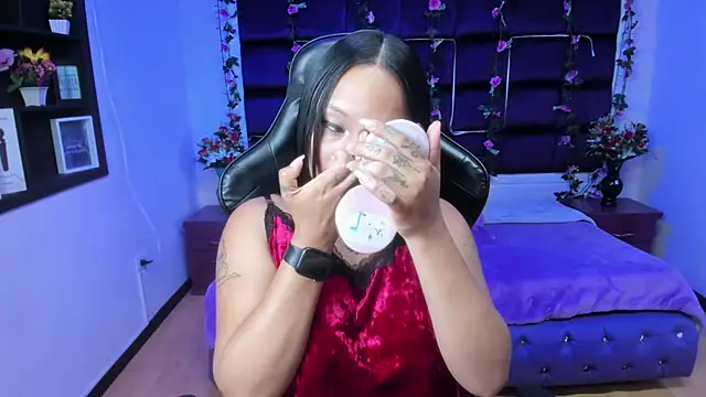 sweelanna   online show from March 9, 2:50 am