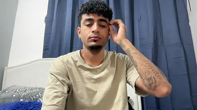 dominic brandd23 online show from October 23, 5:17 am