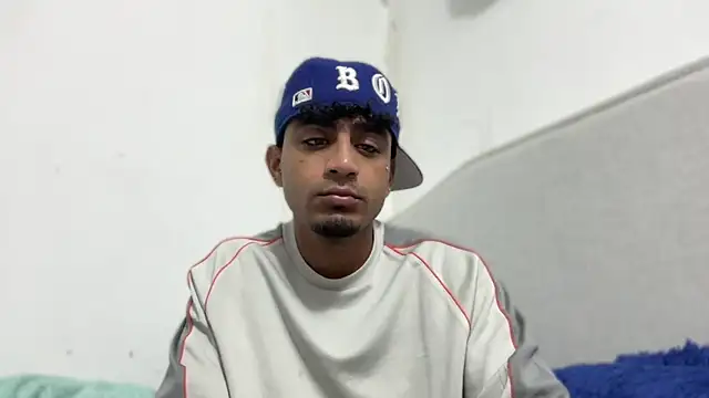 Snapshot of dominic_brandd23 chatting on September 12, 10:20 pm dominic brandd23 online show from September 12, 10:20 pm