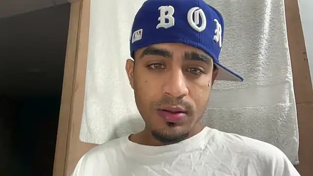 dominic brandd23 online show from October 21, 5:40 am