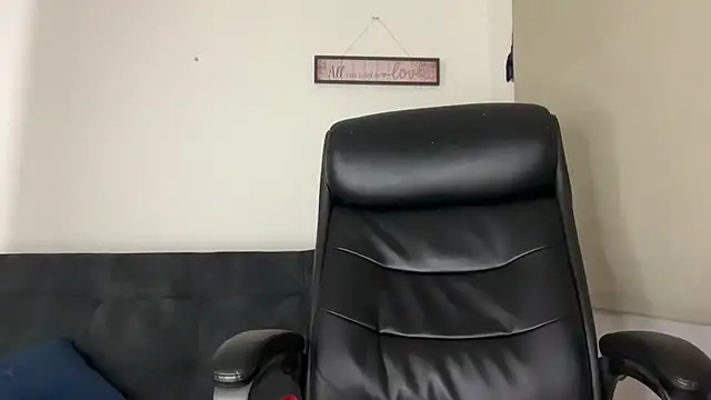 dominic brandd23 online show from March 6, 12:05 am