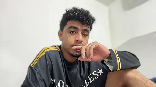 Snapshot of dominic_brandd23 chatting on September 17, 9:17 pm dominic brandd23 online show from September 17, 9:17 pm