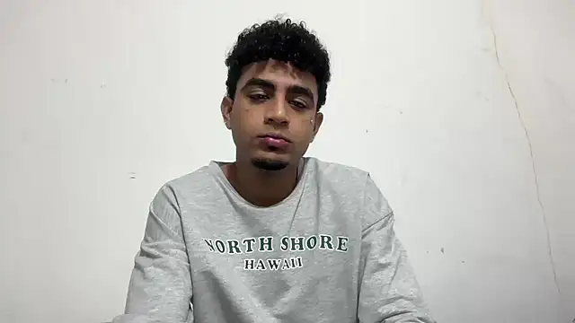 Snapshot of dominic_brandd23 chatting on October 3, 12:58 am dominic brandd23 online show from October 3, 12:58 am