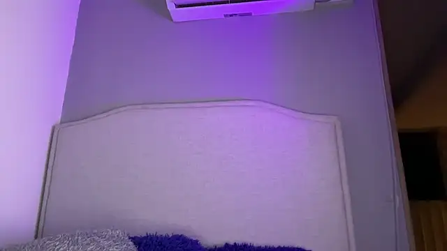 dominic brandd23 online show from November 17, 7:56 am