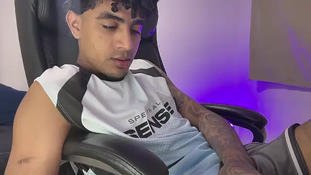 dominic brandd23 online show from March 12, 2:17 am