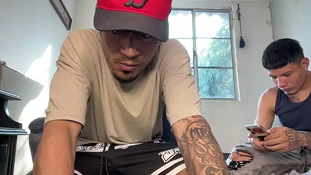 Snapshot of dominic_brandd23 chatting on January 9, 8:05 pm dominic brandd23 online show from January 9, 8:05 pm