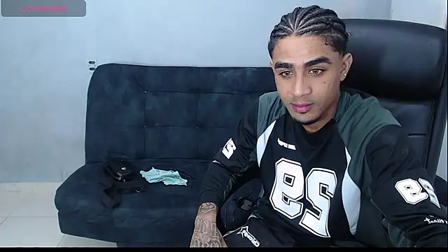 dominic brandd23 online show from December 1, 4:24 am