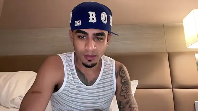 Snapshot of dominic_brandd23 chatting on October 11, 6:14 am dominic brandd23 online show from October 11, 6:14 am